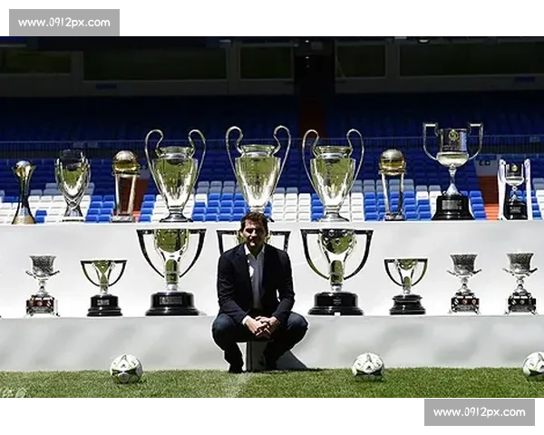 因凡蒂诺揭晓 2025 世俱杯奖杯：蒂芙尼打造的旋转金球，象征足球新未来