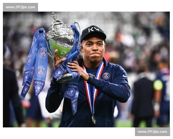 队报：拉莫斯顶替伤缺登贝莱 17 岁姆巴耶力压李刚仁