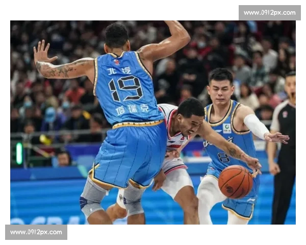 广州龙狮全力迎战广东宏远 激烈对决再现粤系篮球巅峰对决